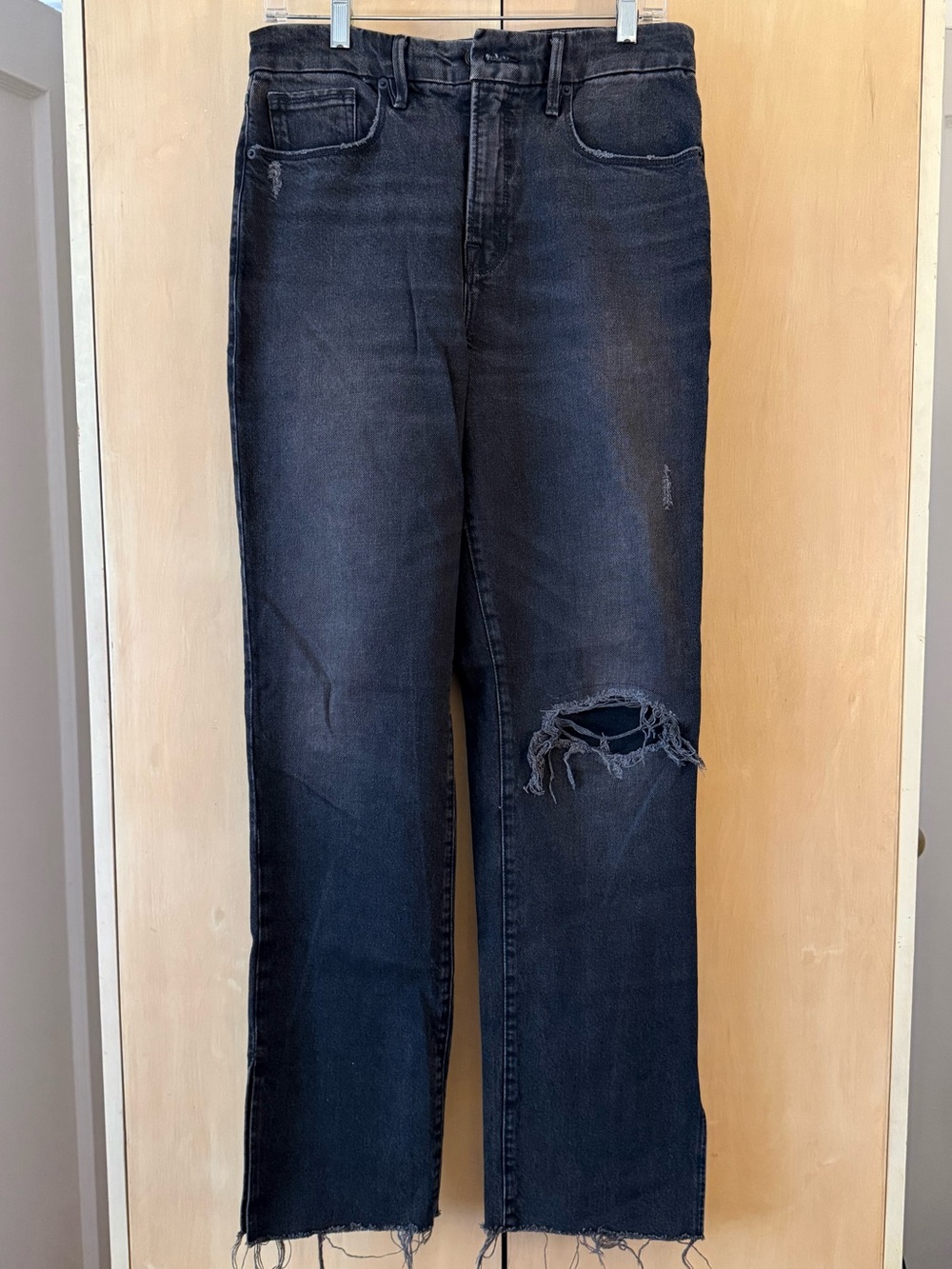 Good American Washed Black Straight-Leg Jeans with Knee Rip